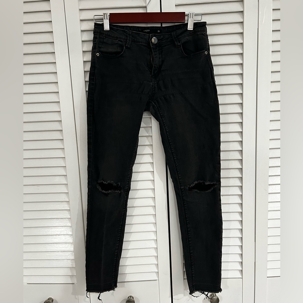 Harper jeans - size 28- low rise stretch-distressed black